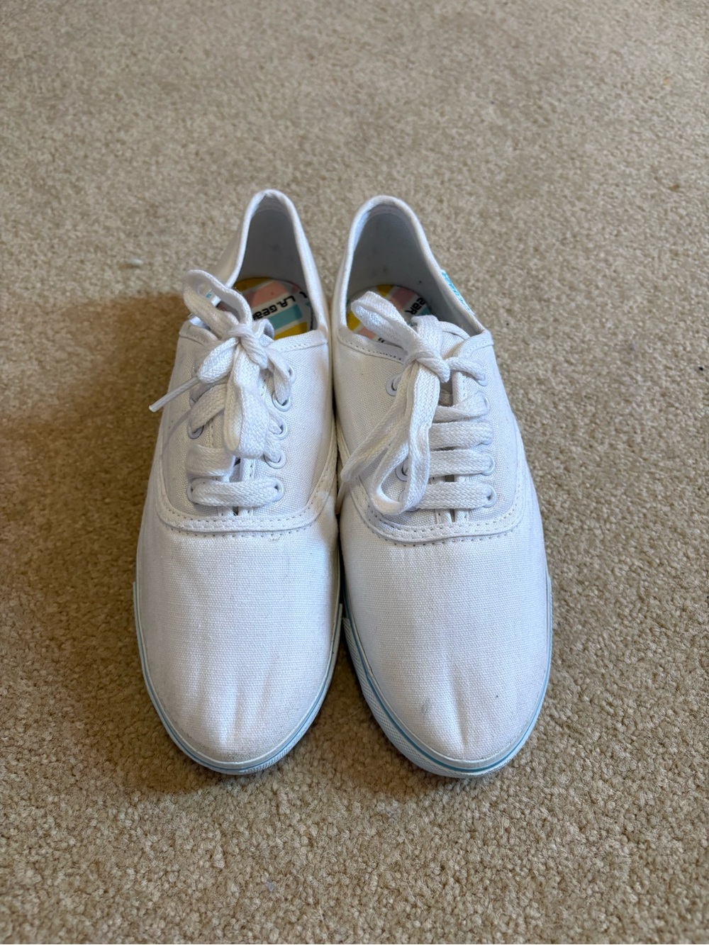 Vintage LA Gear white canvas sneakers